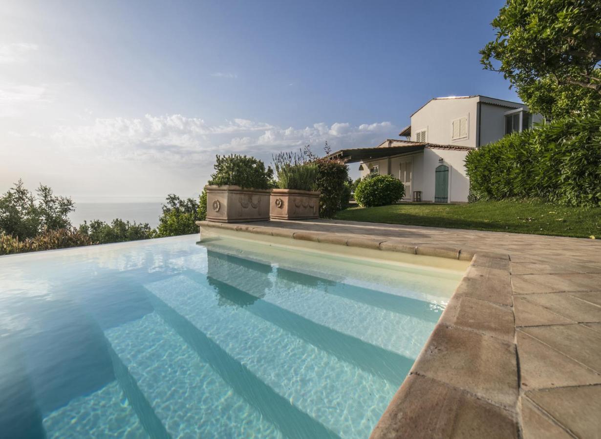 Villa Laura Capo dʼOrlando Екстериор снимка