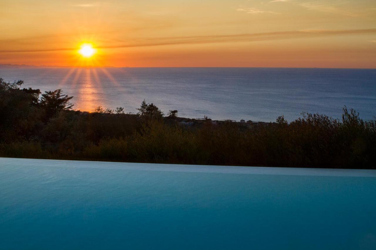Villa Laura Capo dʼOrlando Екстериор снимка