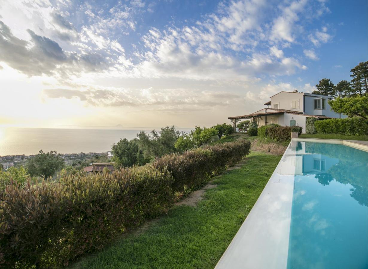Villa Laura Capo dʼOrlando Екстериор снимка