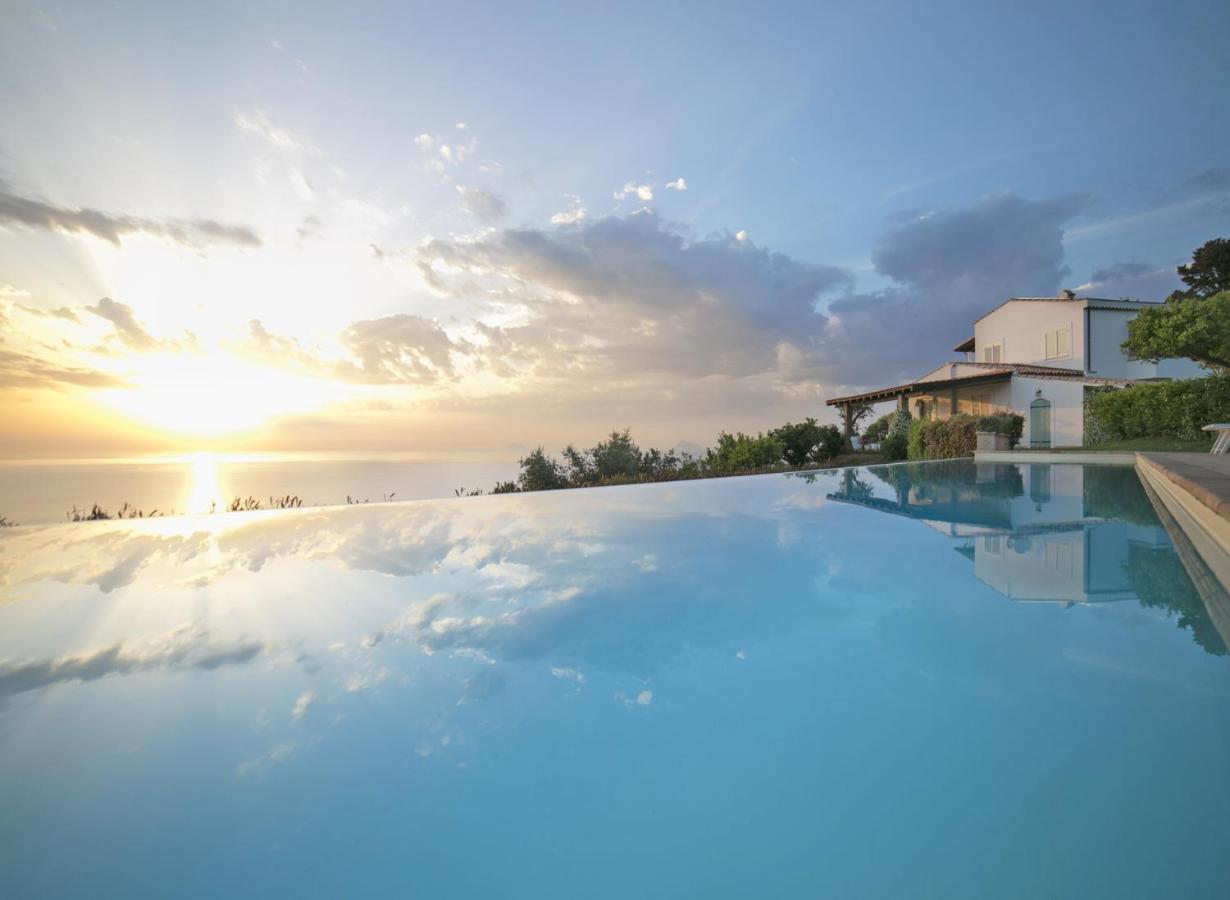 Villa Laura Capo dʼOrlando Екстериор снимка