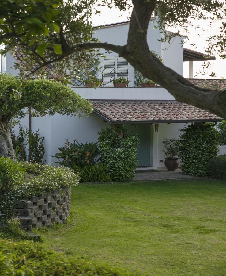 Villa Laura Capo dʼOrlando Екстериор снимка